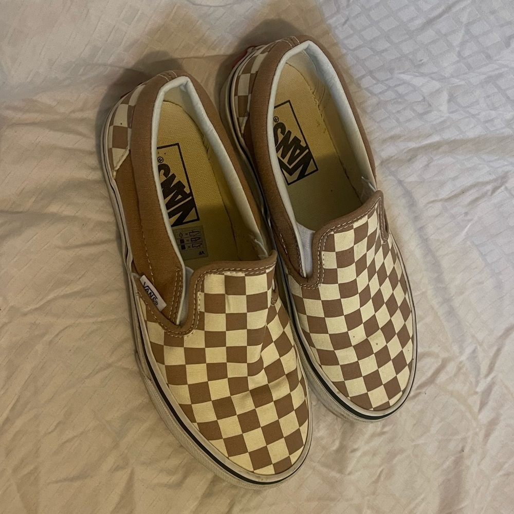 Vans Checkerboard Classic Slip On in Taupe/Cream